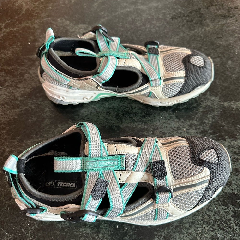 Tecnica Womens 8 Black and Green Outdoor Sandals / water shoes